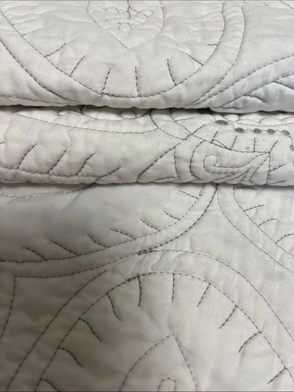 Vintage Cream Quilted Floral Medallion Bedspread